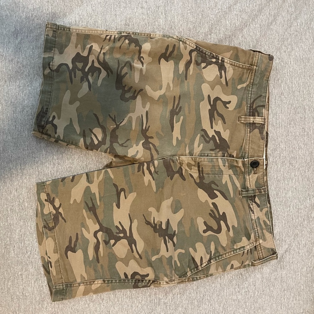 COPY - Express Camo stretch shorts